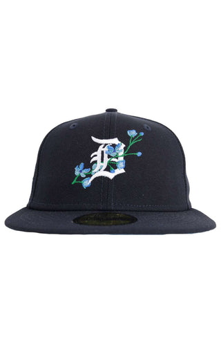 New Era, Detroit Tigers Side Patch Bloom 59FIFTY Fitted Hat 7 5/8 / Blue