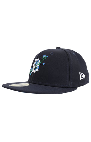 New Era, Detroit Tigers Side Patch Bloom 59FIFTY Fitted Hat 7 5/8 / Blue